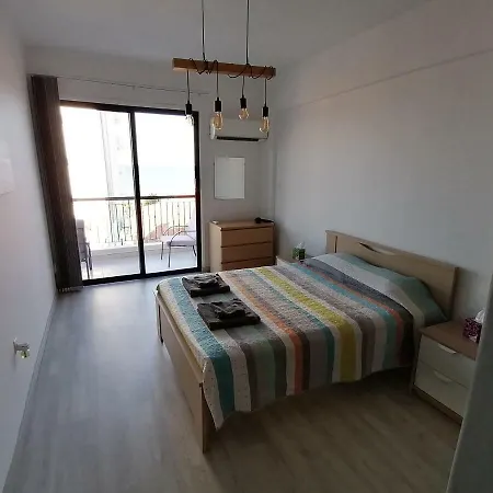 Must - Finikoudes Seaview * Λάρνακα