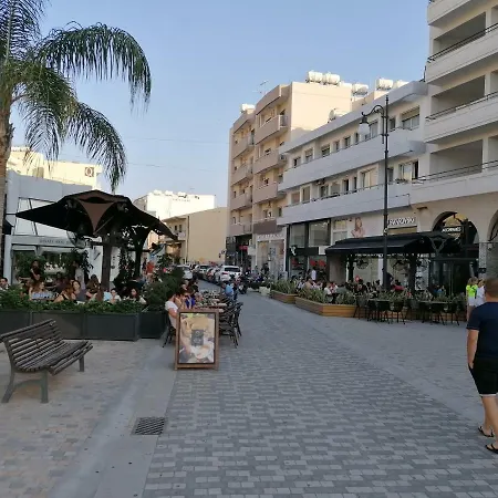 Must - Finikoudes Seaview Larnaka