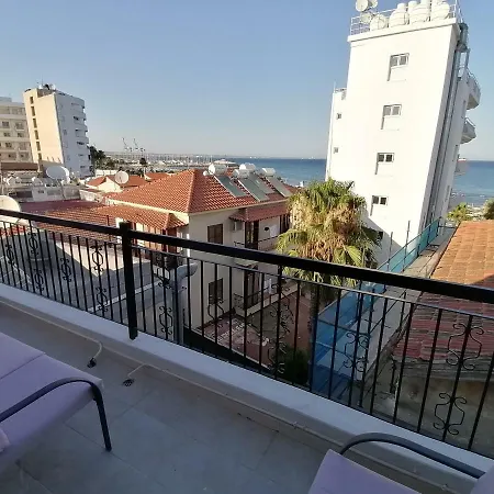 Must - Finikoudes Seaview Apartamento