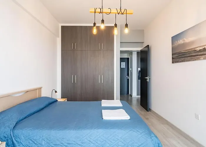 Must - Finikoudes Seaview