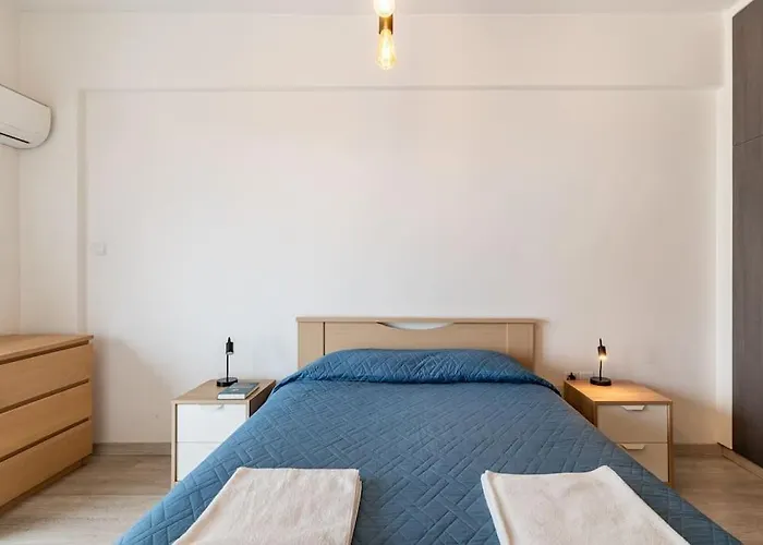 Must - Finikoudes Seaview *