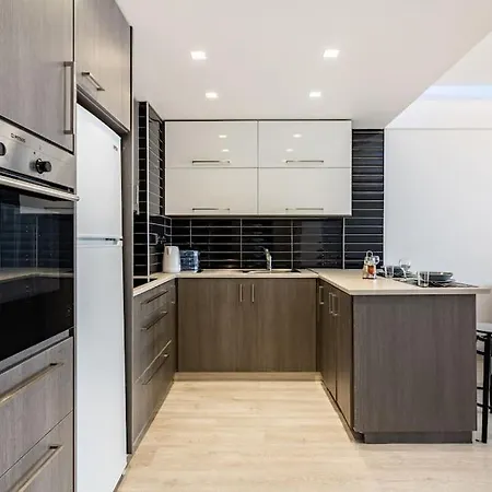 Must - Finikoudes Seaview *