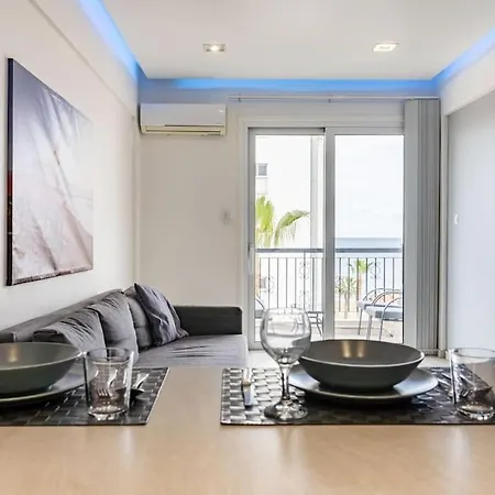 Must - Finikoudes Seaview * Lárnaka