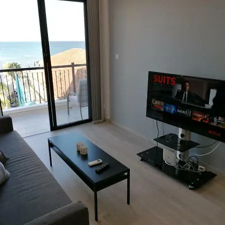 Apartment Must - Finikoudes Seaview