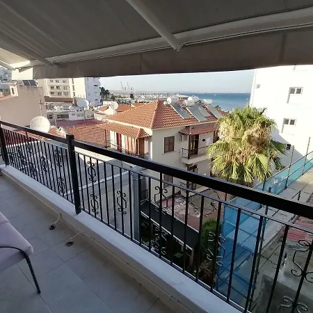 Lägenhet Must - Finikoudes Seaview Larnaca