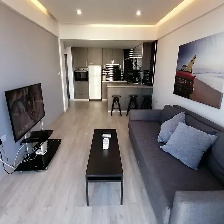 Must - Finikoudes Seaview * Larnaca