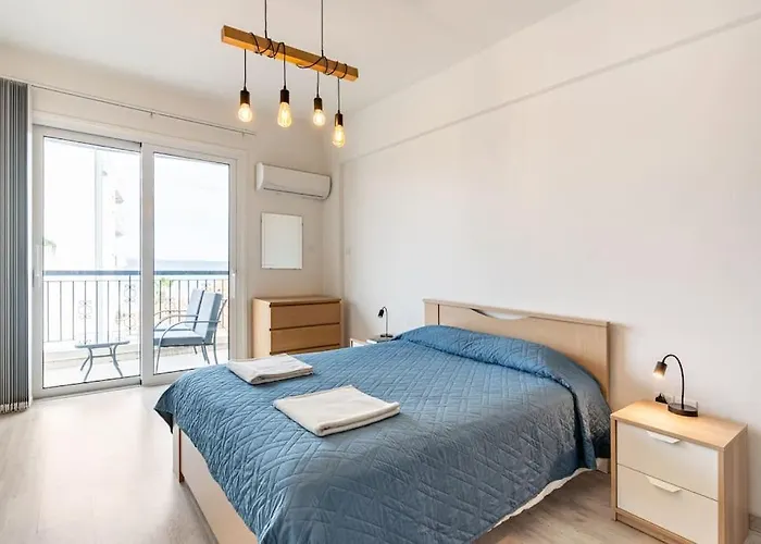 Apartmán Must - Finikoudes Seaview Larnaca