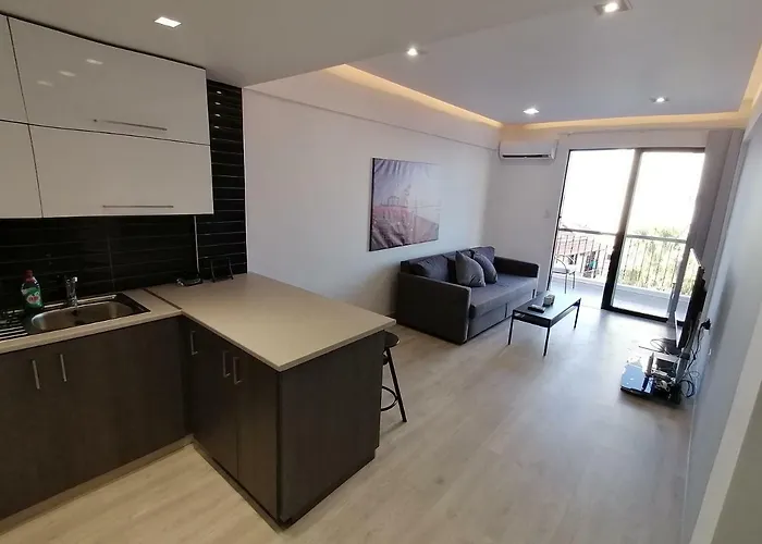 Must - Finikoudes Seaview Larnaca