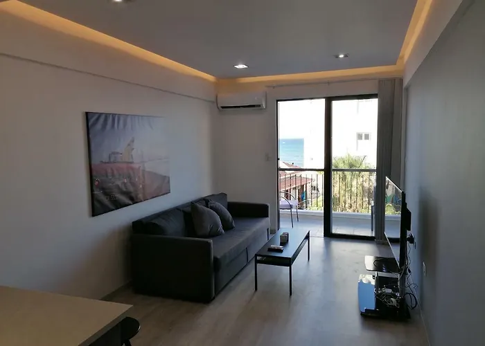 Apartmán Must - Finikoudes Seaview Larnaca