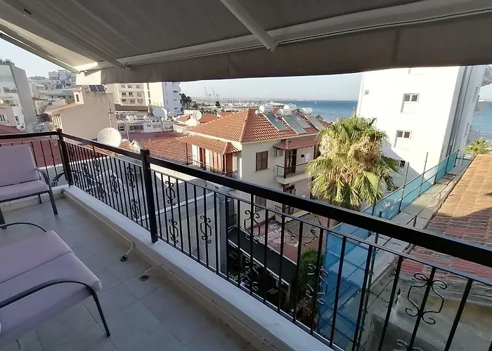 Apartmán Must - Finikoudes Seaview Larnaca